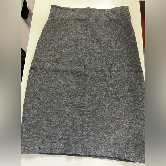 Set of 3 pencil skirts (can be sold separately $5 a piece) - Picture 6 of 7